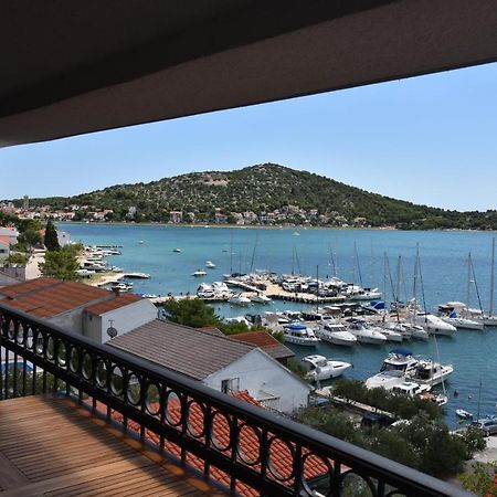 Villa Pina Appartment Chantos Tisno Εξωτερικό φωτογραφία