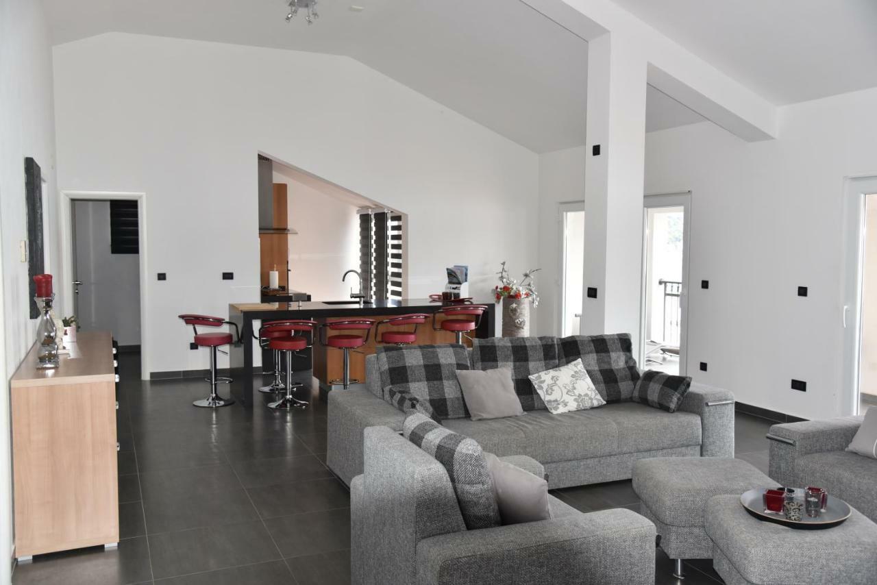 Villa Pina Appartment Chantos Tisno Εξωτερικό φωτογραφία