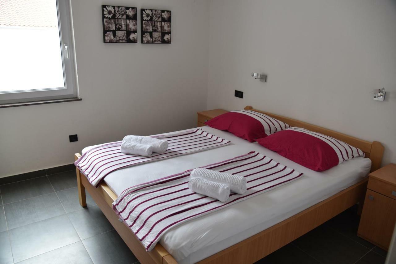 Villa Pina Appartment Chantos Tisno Εξωτερικό φωτογραφία