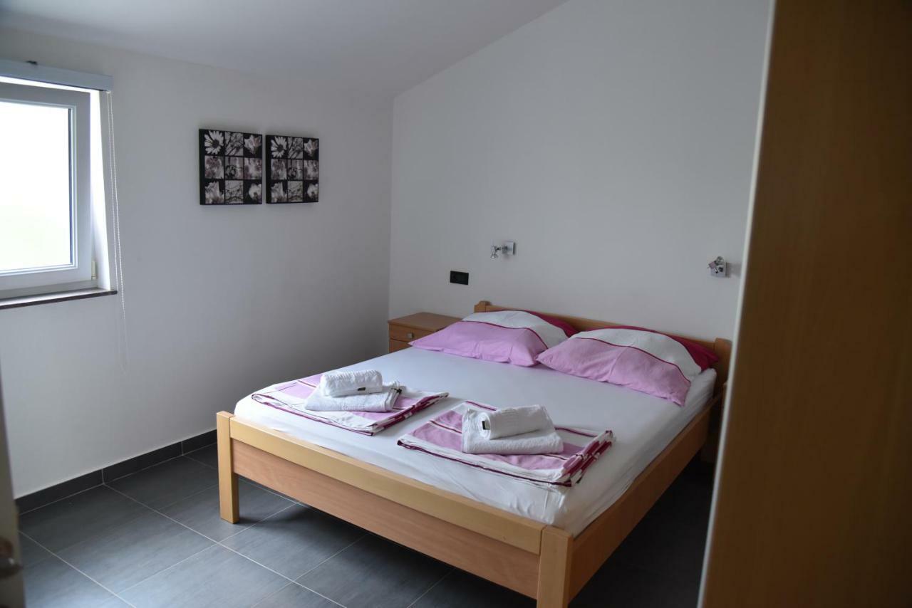 Villa Pina Appartment Chantos Tisno Εξωτερικό φωτογραφία