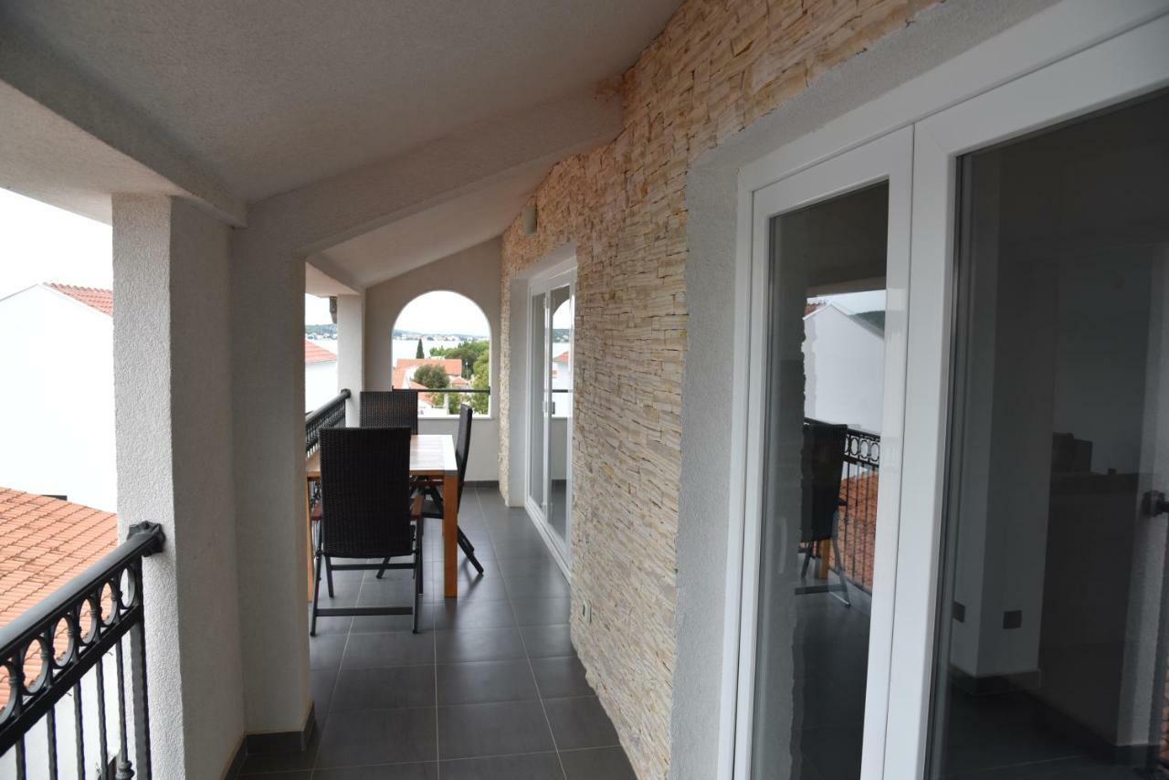 Villa Pina Appartment Chantos Tisno Εξωτερικό φωτογραφία