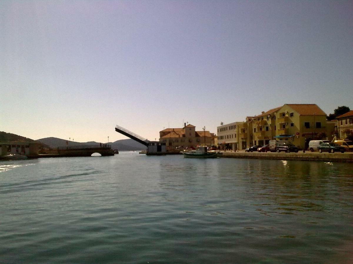 Villa Pina Appartment Chantos Tisno Εξωτερικό φωτογραφία