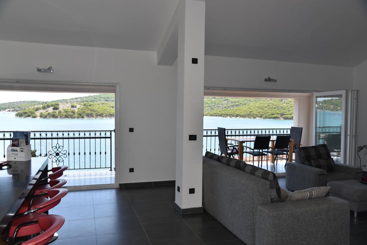 Villa Pina Appartment Chantos Tisno Εξωτερικό φωτογραφία